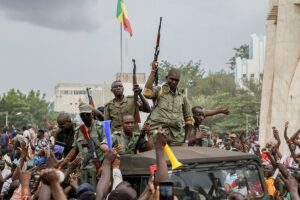 La manina di Putin nel golpe in Mali per arginare le mire di Francia e Cina