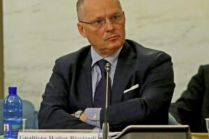 Ricciardi la butta lì: «Le Regionali potrebbero saltare»