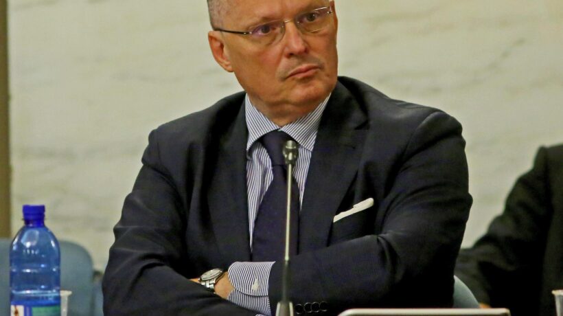 Ricciardi la butta lì: «Le Regionali potrebbero saltare»