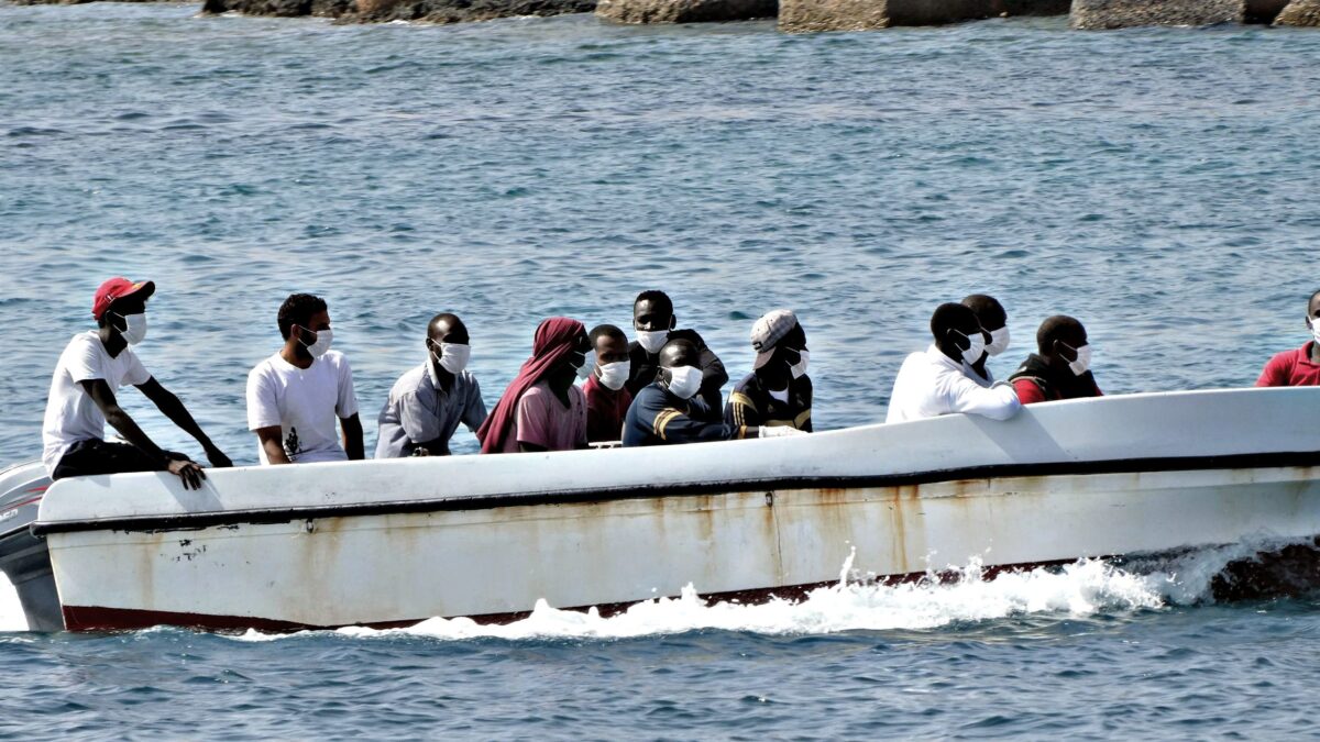 Migranti, i sindaci di Pd e M5s si ribellano contro  il governo