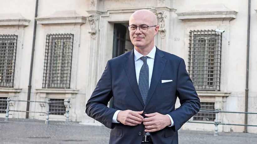 Il colpo di mano di Conte sugli 007 spacca il gruppo dei pentastellati