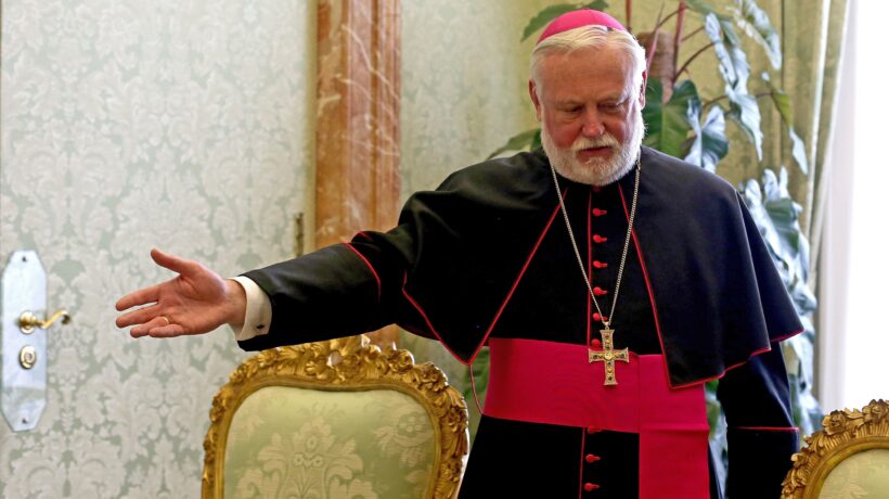 La Santa Sede taglia i ponti con gli Usa: «Washington strumentalizza il Papa»