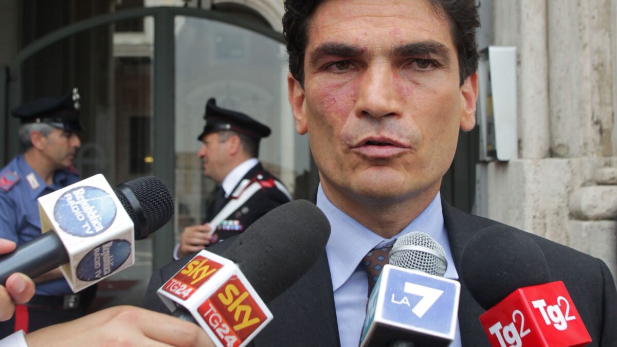 La Regione Lazio paga 500.000 euro e promuove l’avvocato anti Casta