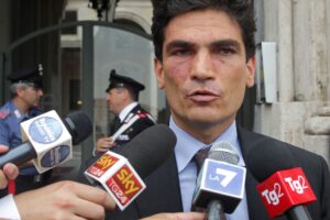 La Regione Lazio paga 500.000 euro e promuove l’avvocato anti Casta
