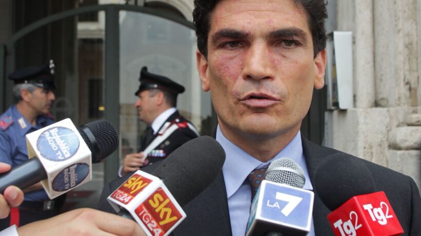 La Regione Lazio paga 500.000 euro e promuove l’avvocato anti Casta