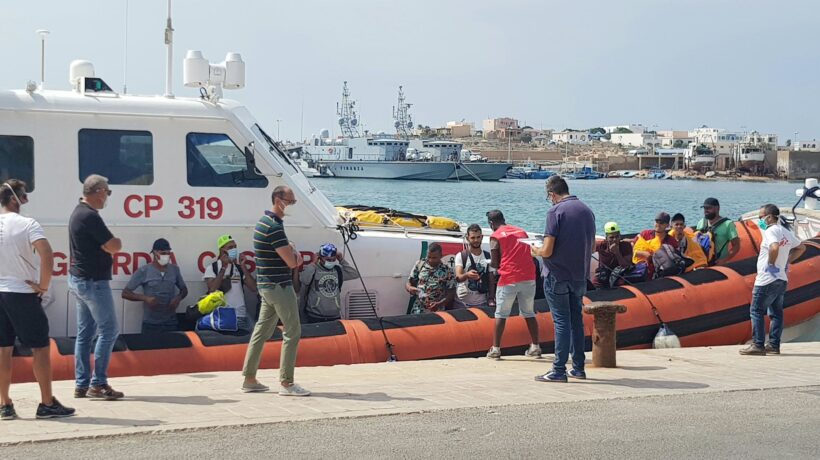 Lampedusa conciata peggio di prima per i rimpatri fasulli dei giallorossi