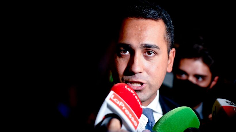 Resa dei conti nel M5s. Dibba contro Di Maio e Crimi sceglie la fuga