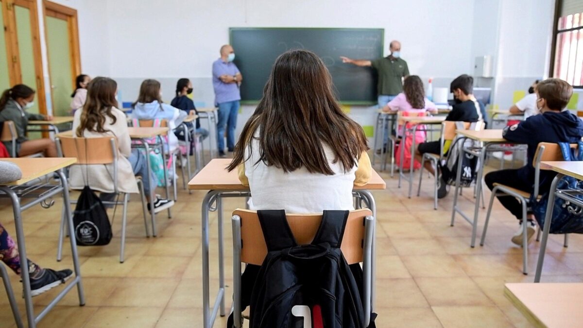 Le scuole sono senza mascherine
