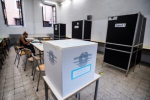 Tutti al voto per sbaragliare i falsi ricatti su fascismo e Ue