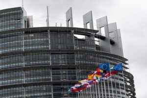 L’Ue schiera un olandese contro i rifugi fiscali