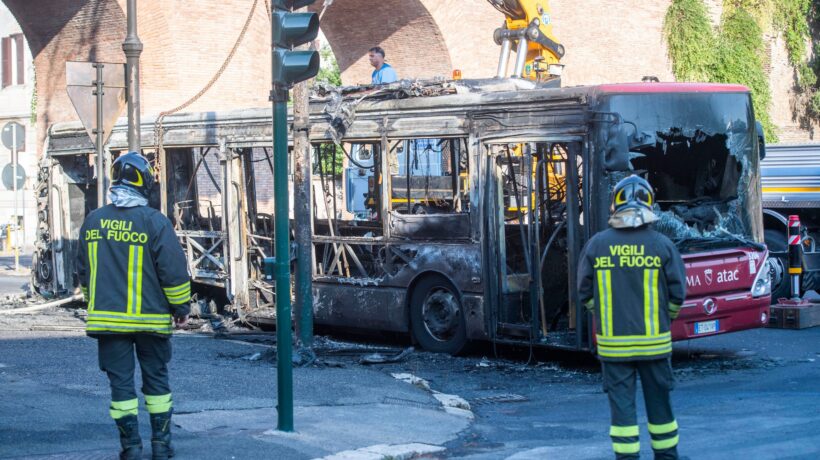 Abbiamo perso l’autobus. Il Covid rivela il disastro dei trasporti locali in Italia