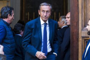 La sinistra vuole la Lega moderata per far finire Salvini come Fini