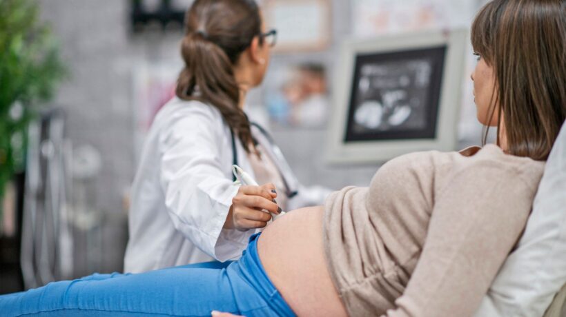 Se le ostetriche fan la guerra a donne e bimbi