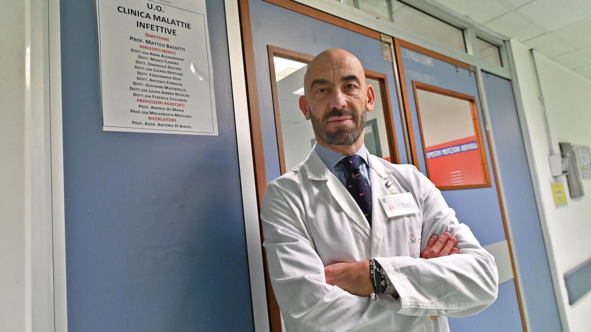 «Basta tamponi a strascico. Investiamo sui medici e accorciamo le quarantene»