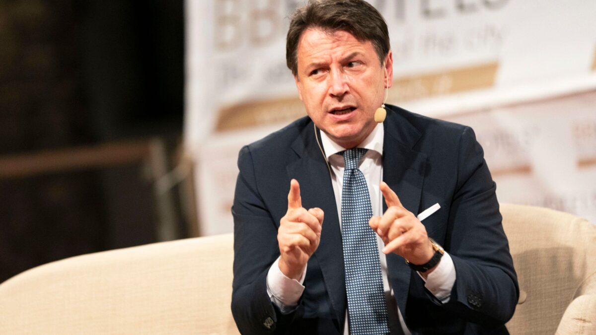 I 5 stelle preparano gli scatoloni per Conte