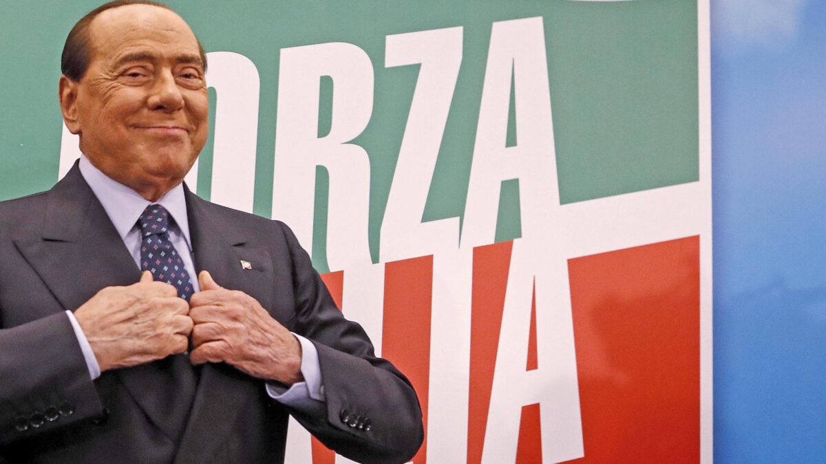 Silvio Berlusconi ha il Covid, ma è asintomatico