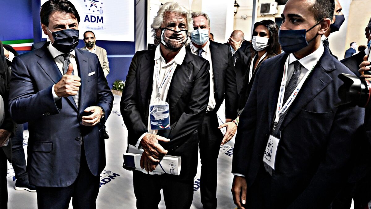 Grillo blinda il premier e scarica Rousseau