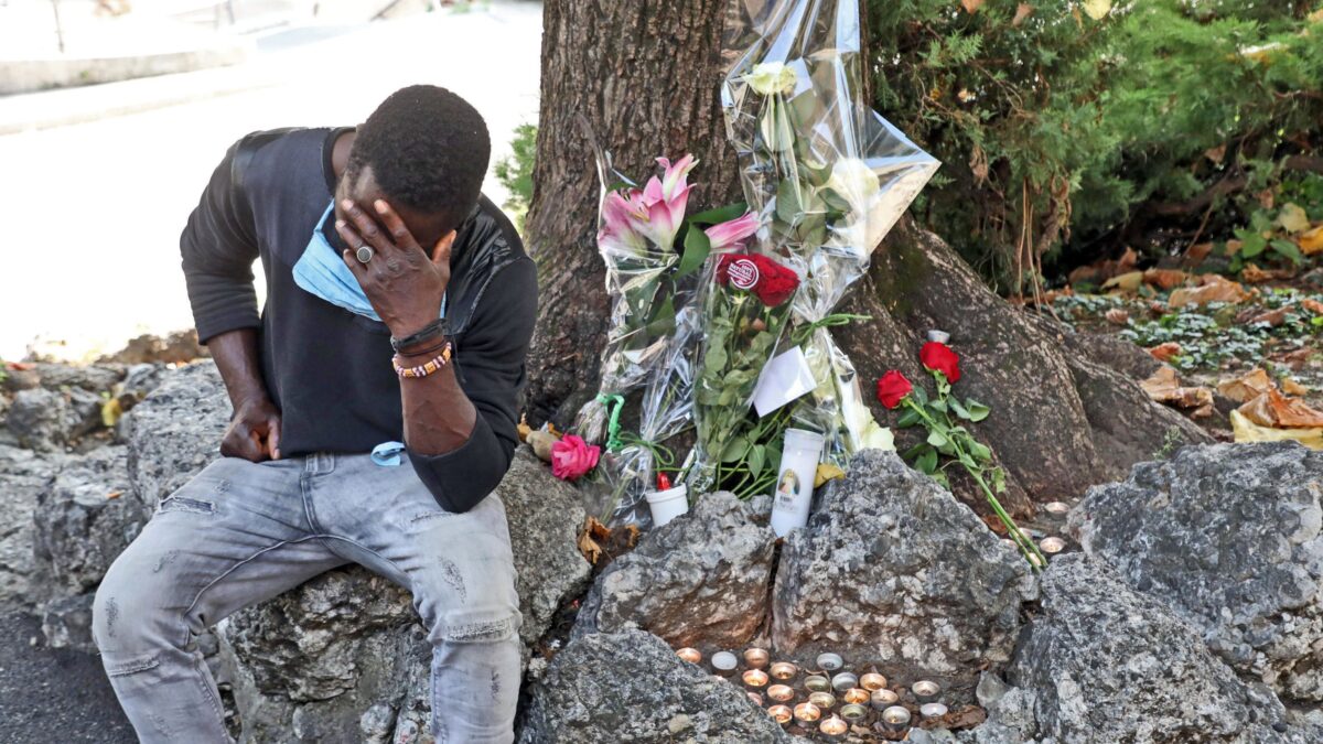 Sacerdote ucciso da immigrato ma danno la colpa agli italiani