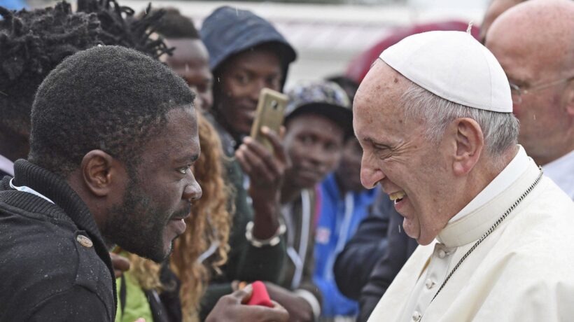 Ci è cascato anche il papa: «Non è pazzo, è clandestino»