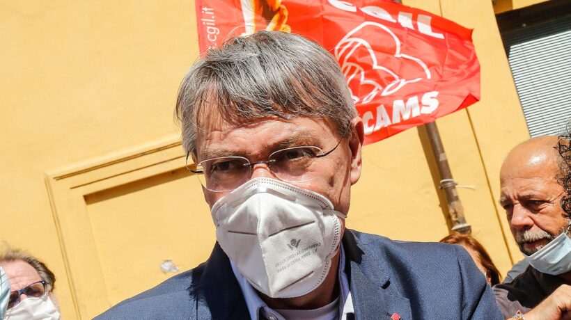 Sindacato di destra ottiene il primo contratto per i rider. Ma Cgil e Pd lo scomunicano