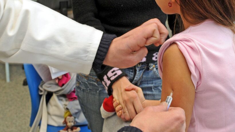 Passa la mozione senza l’obbligo vaccinale