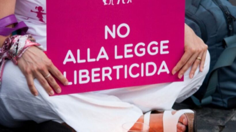 Omofobia: «Sabato in piazza per la libertà. Anche l’oro della transgender Petrillo non si può più contestare»