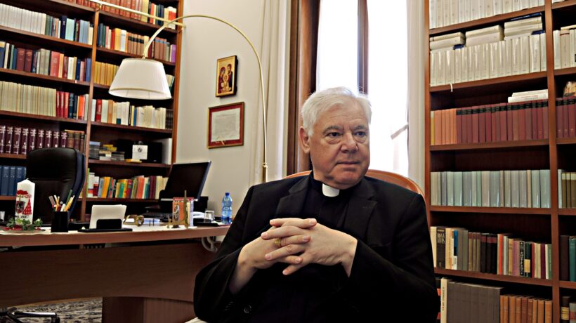 «Gli Lgbt non parlano mai a nome del Papa»