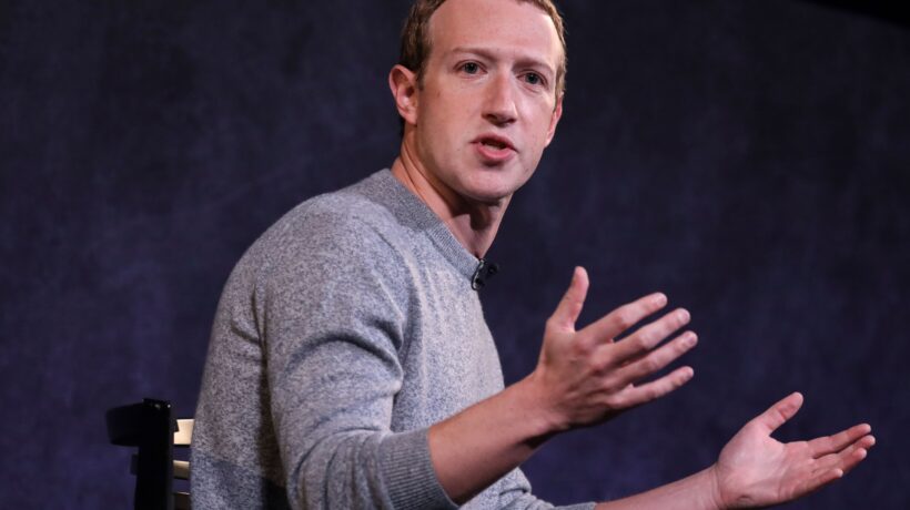 Facebook censura chi non si allinea al mito del vaccino unica salvezza