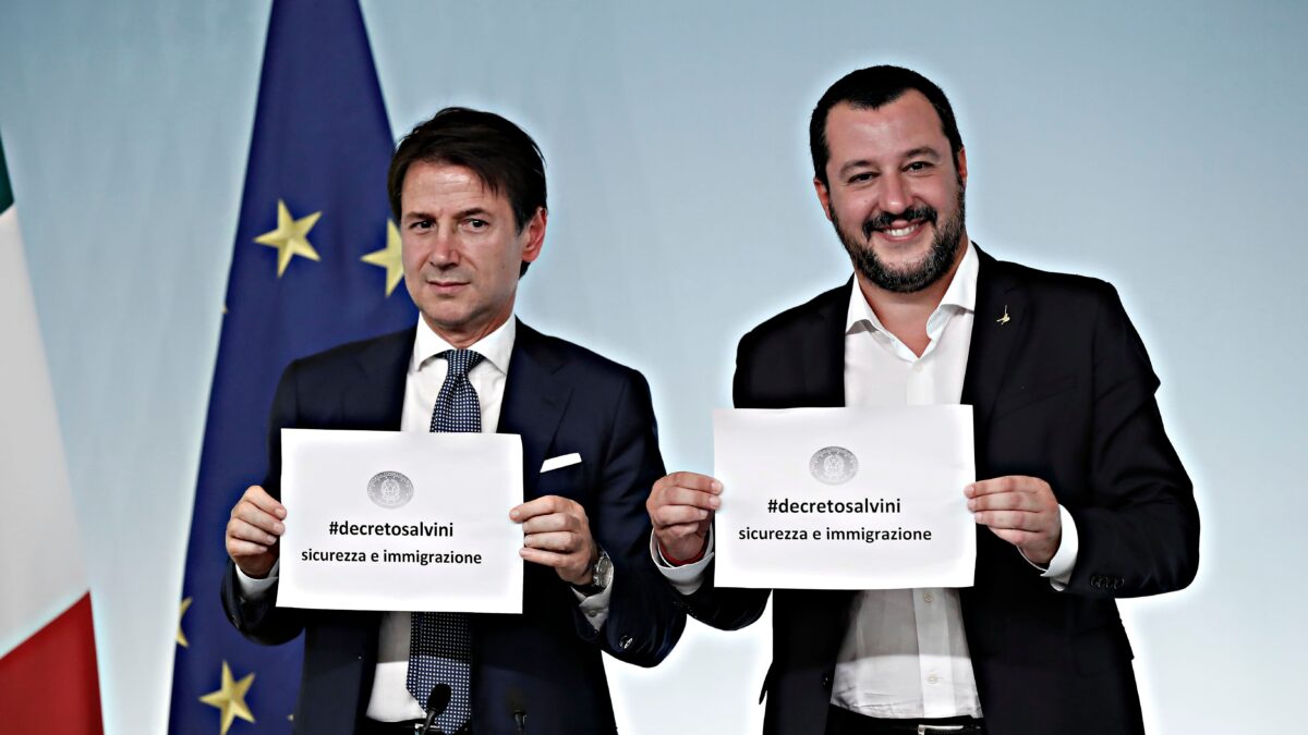 Decreti da sicurezza ad accoglienza. Per Conte è uguale, Mattarella felice