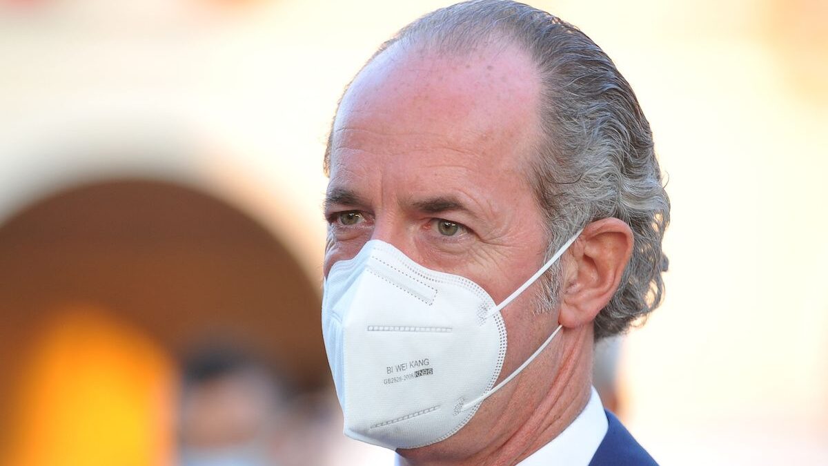 Le Regioni avvertono il governo centrale. «No a nuove chiusure e a ordini da Roma»