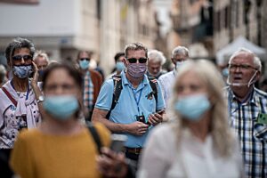 No alle mascherine all’aperto