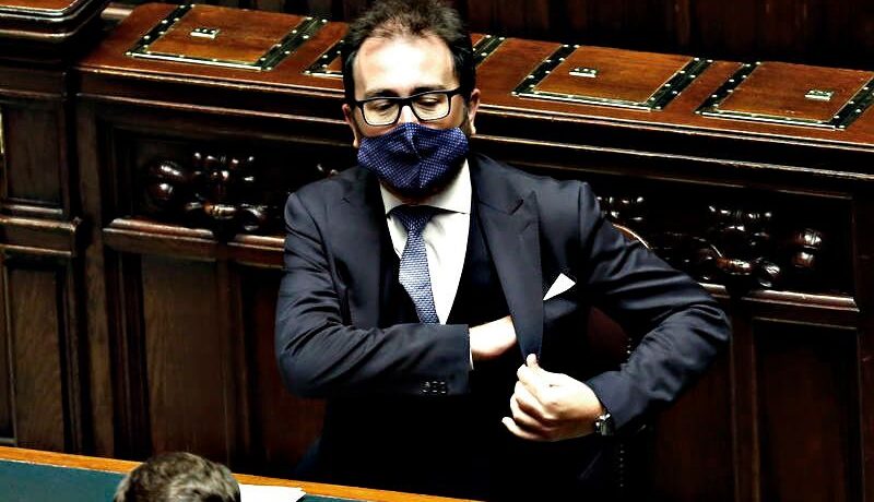 «Non devo controllare io i concorsi»