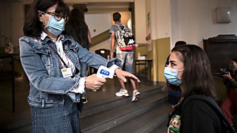 Tra divieti e mascherine per i bimbi stare in classe è diventato un incubo