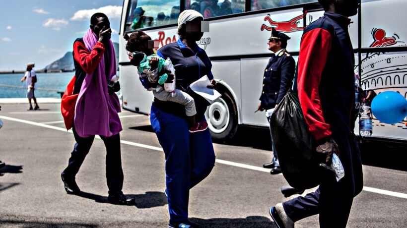 Sui barconi le schiave del sesso «importate» dalla mafia nigeriana