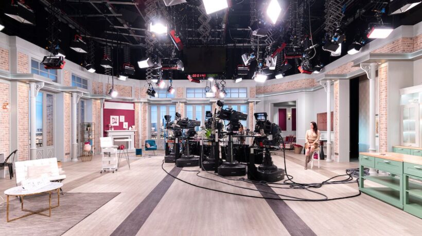 Qvc, la televisione dello shopping compie 10 anni
