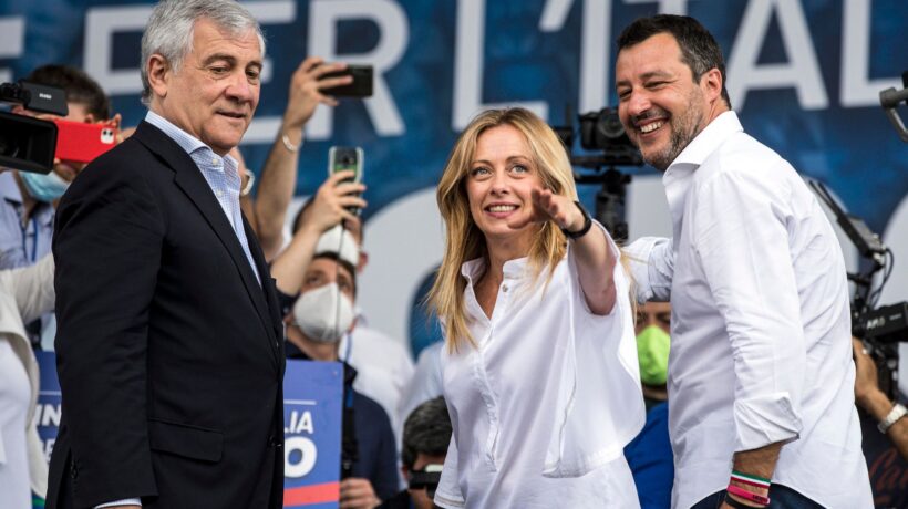Il Pd in piazza tifa il processo all’opposizione