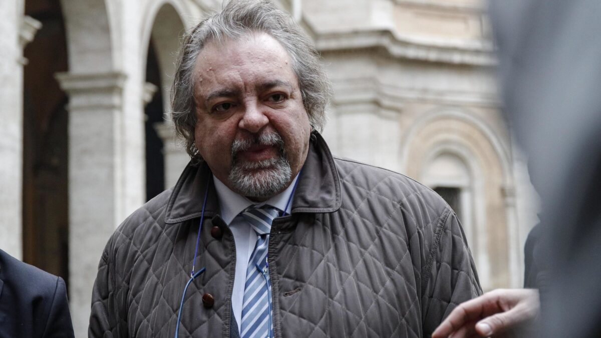 «Il M5s anti partiti distrutto dal reuccio di Pomigliano»