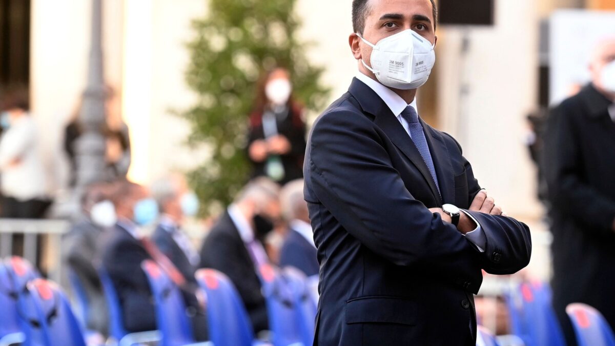 I giallorossi s’azzuffano sul Mes. E in Europa il M5s vota con la Lega