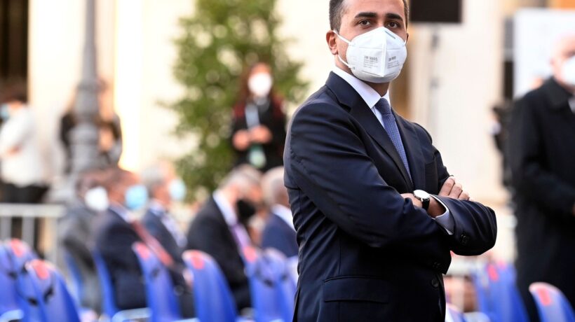 I giallorossi s’azzuffano sul Mes. E in Europa il M5s vota con la Lega