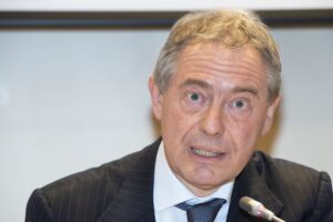 Da Tremonti a De Masi, l’interesse nazionale è una questione trasversale