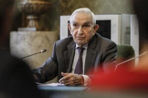 Tasse alle fondazioni verso il taglio