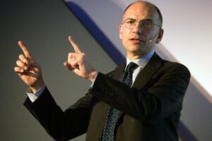 Appena la curva riprende a salire Letta e i ministri invocano il Mes