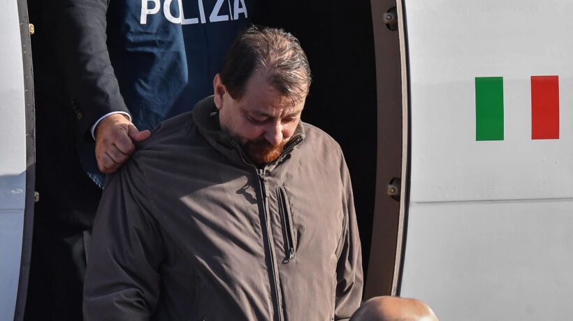 Battisti si lamenta del carcere duro ma continua a infrangere le regole