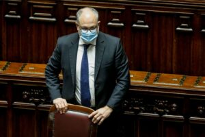 Dal primo aprile scatta la plastic tax. Per gli ospedali previste le briciole