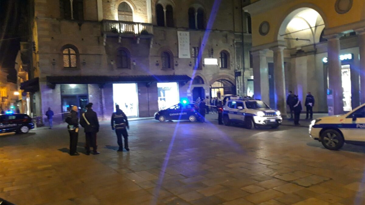 La sparatoria di Reggio Emilia non può essere la scusa per stracciare il porto d’armi
