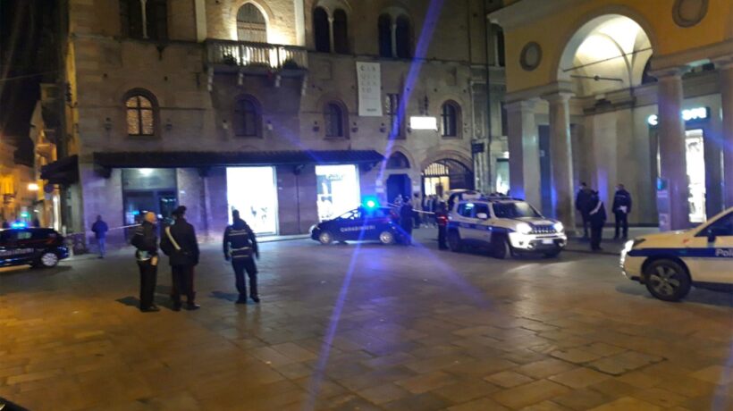 La sparatoria di Reggio Emilia non può essere la scusa per stracciare il porto d’armi