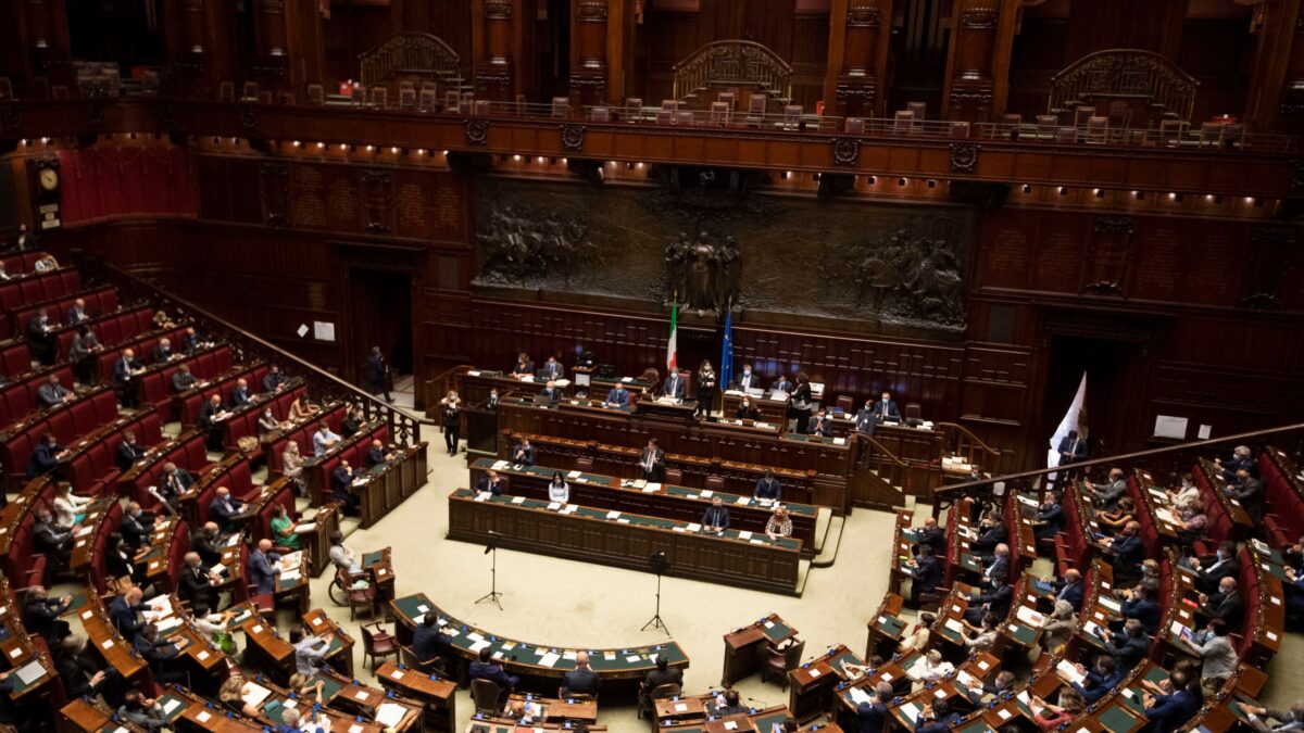 «Mentre il popolo ha fame, oggi in Aula la sinistra pensa all’omotransfobia»
