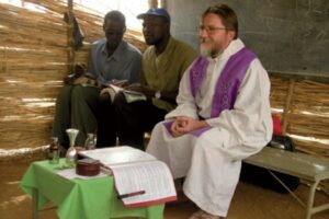 Libero padre Maccalli. E grazie agli 007 italiani liberata anche una francese