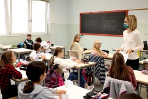 Malattia ai docenti in quarantena. Stop alla didattica anche a distanza