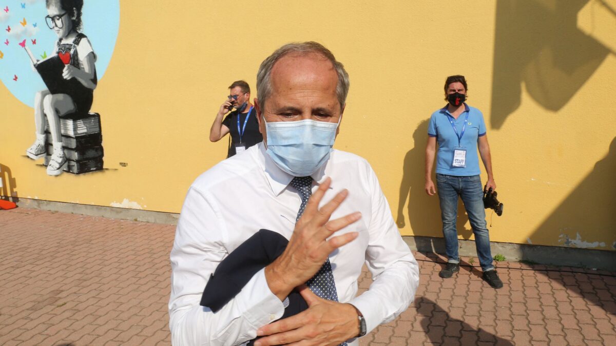 I pieni poteri li usano per farci la paternale